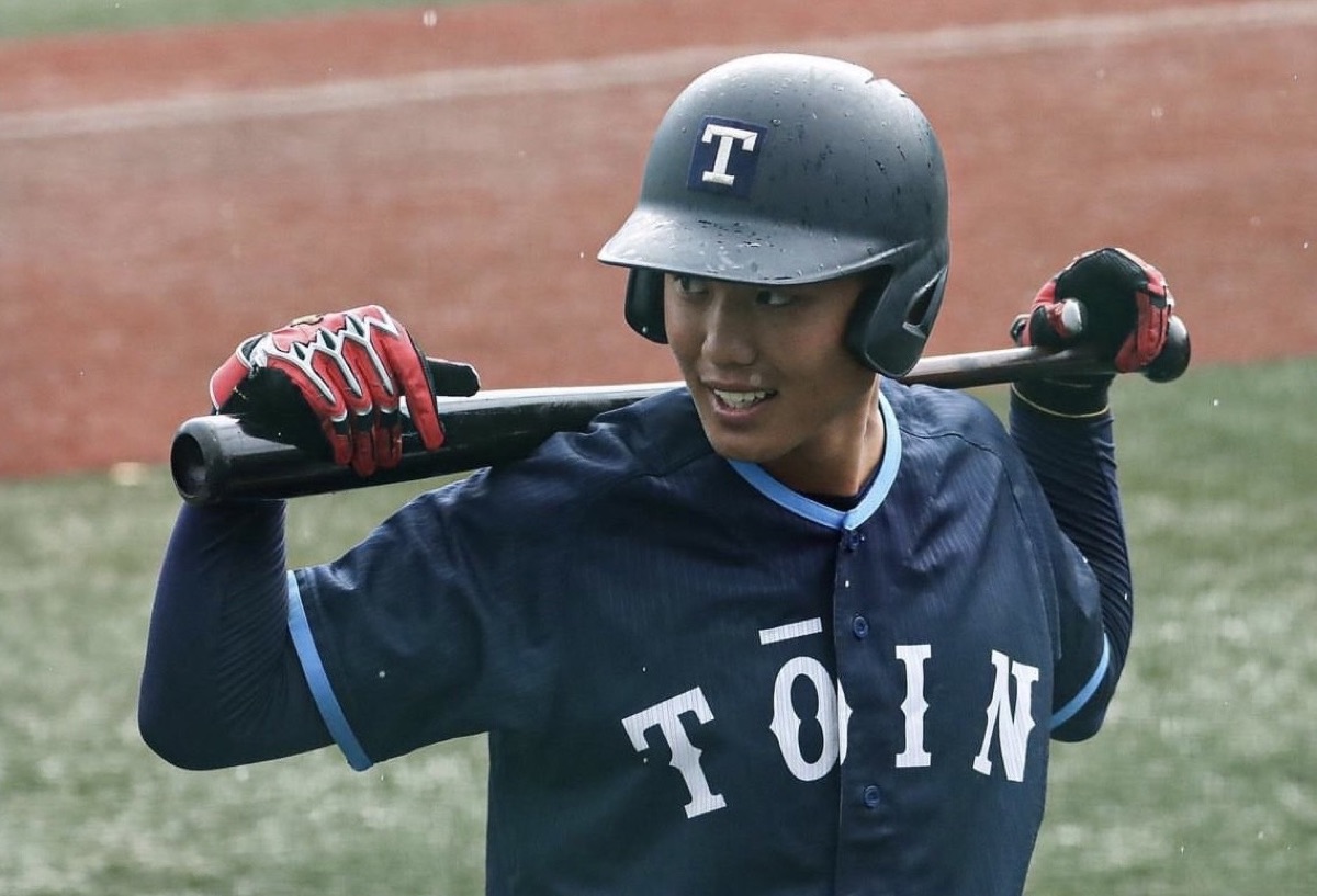 野球に打ち込む体育会学生